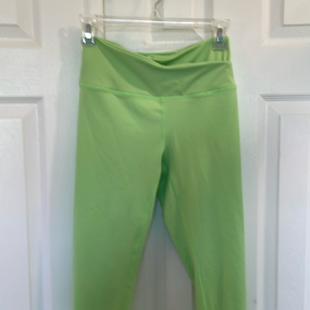 FREE PEOPLE MOVEMENT CRISS CROSS WAIST CROPPED LEGGINGS GREEN SIZE SMALL